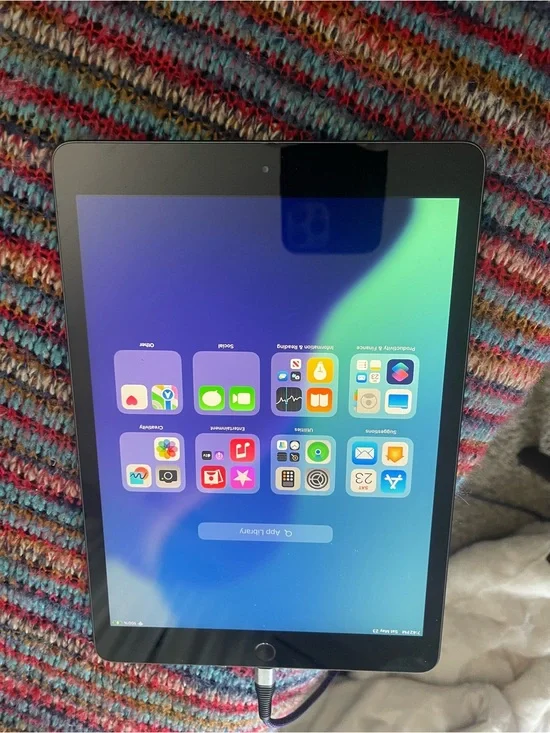 Apple iPad - Black Front with Multicolor Display