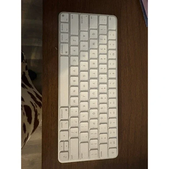 Apple Magic Keyboard Wireless Bluetooth Rechargeable Silver White