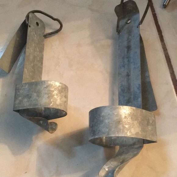 Metal small pet bottle holders