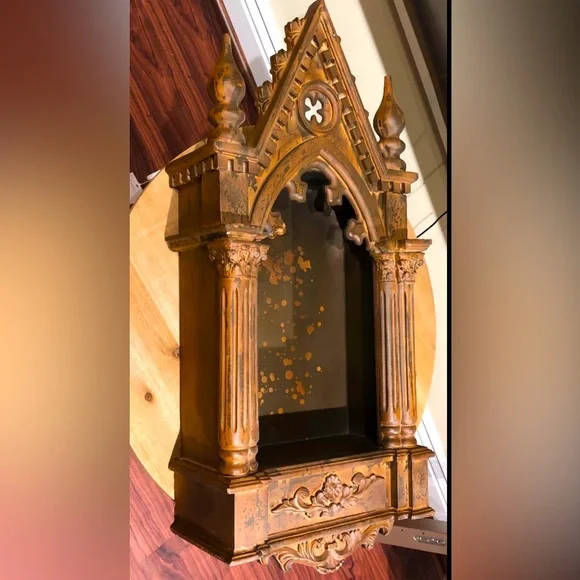 Vintage Gothic Ornate Wood Wall Relic Holder