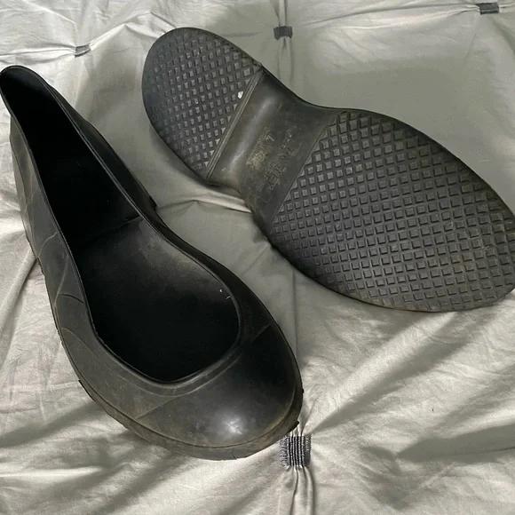 Men's Black Slip-On rubbers