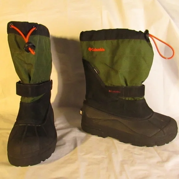 Columbia Powderbug Plus II Youth winter snow boots