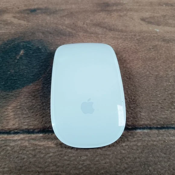 Apple Magic Mouse 1 Wireless Bluetooth A1296 MB829LL/A Silver White