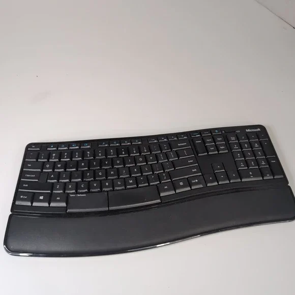 Microsoft Sculpt‎ Comfort Keyboard Wireless Black Model 1531 *No Receiver*