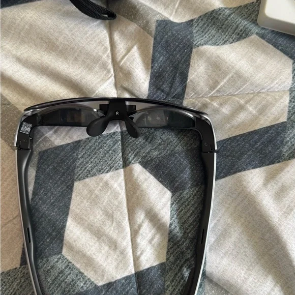 Virtual reality glasses
