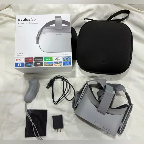 Oculus Go Standalone Virtual Reality Headset - 64GB with traveling case