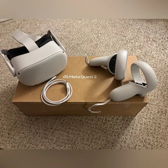 META QUEST 2 IMMERSIVE ALL IN ONE VIRTUAL REALITY HEADSET