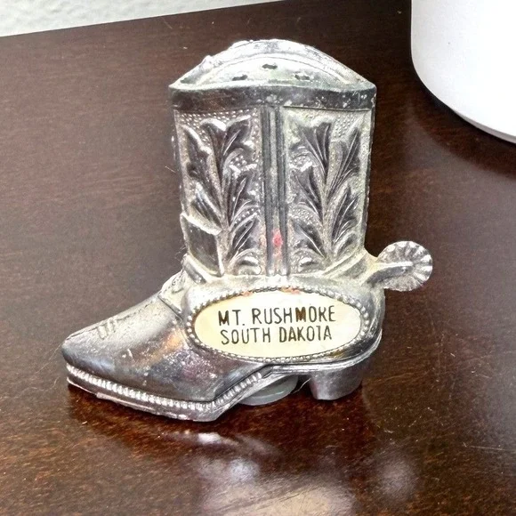 Vintage Mt Rushmore South Dakota Silver Cowboy Boot Salt‎ Pepper Shaker Souvenir