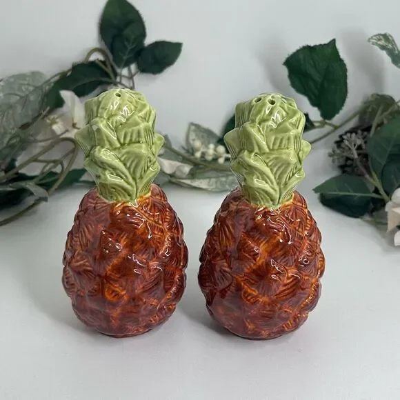 Vintage Pineapple Salt And Pepper Shakers Set 5.5