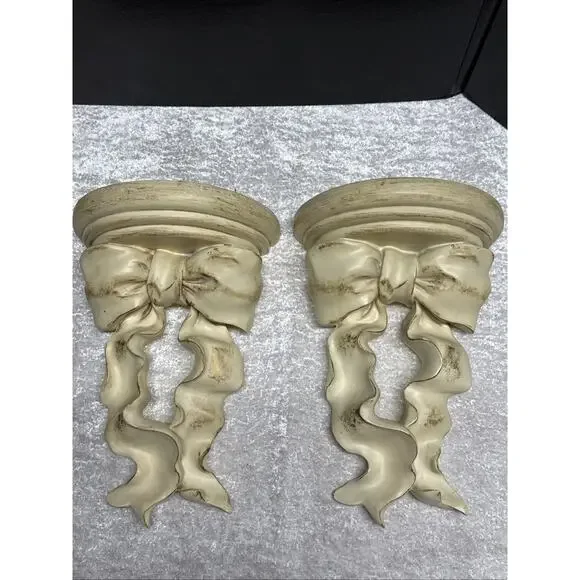 Distressed bow wall mount Floating shelf Resin bedroom bathroom EUC Set of 2