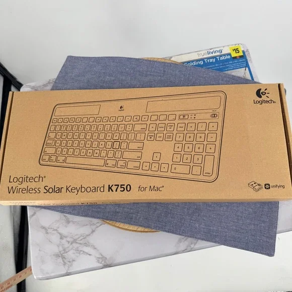 Logitech K750 Wireless Solar Keyboard Mac Silver‎ White Y-R0016 Ultra Slim