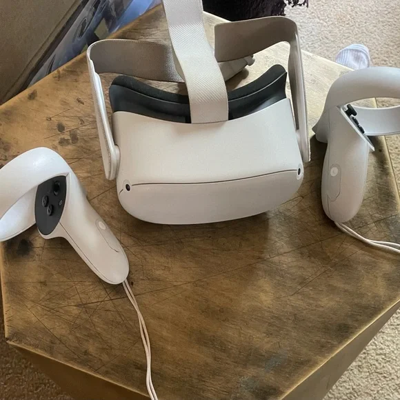 Oculus quest 2 Gently Used!!!