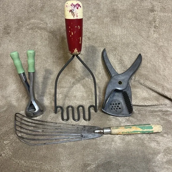 Vintage Kitchen 4pc Lot Batter Beater, Masher, Melon Baller, Citrus Squeezer USA