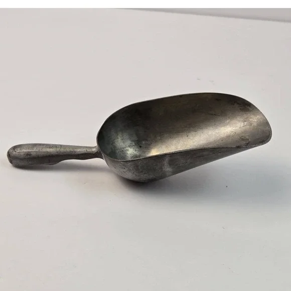 Vintage 5oz Metal Scoop Farmhouse Kitchen Decor Coffee Grain Feed Utility