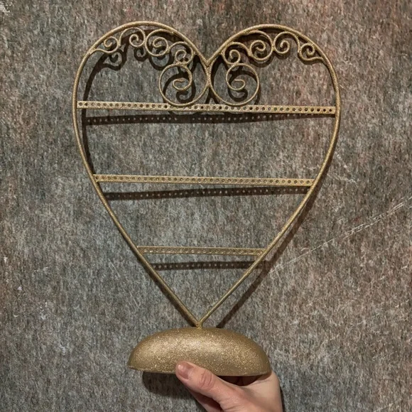 Gold Heart-Shaped Earring Display Decor