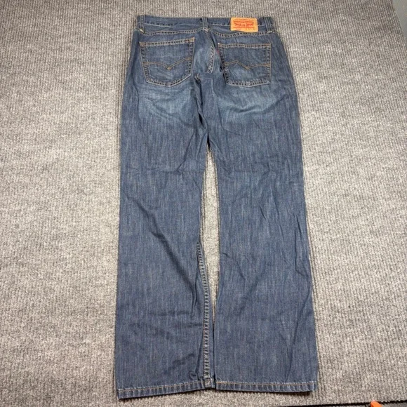 Levi's 514 Jeans Men's 32x32 Straight Leg Blue Denim Medium Wash Casual