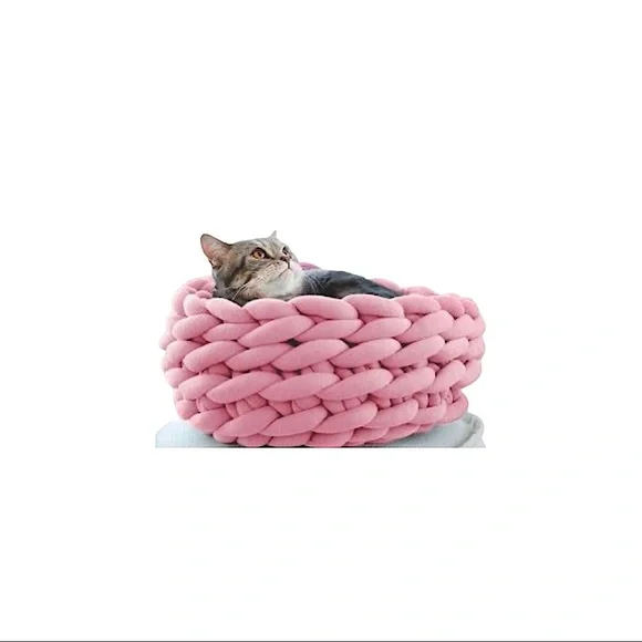Chunky Cotton Braided Knit Pet Bed in Pink