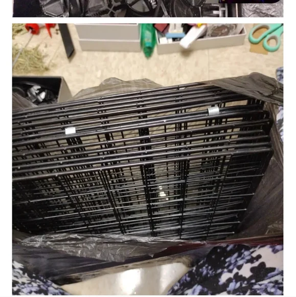 Pet barrier (16 panels) for small animals only