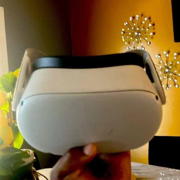 It’s a oclus quest 2 work very good got games on it