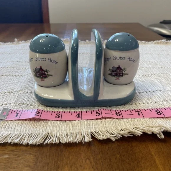 Big Ceramic Salt &‎ Pepper Shaker / Napkin Combo Cottage Core