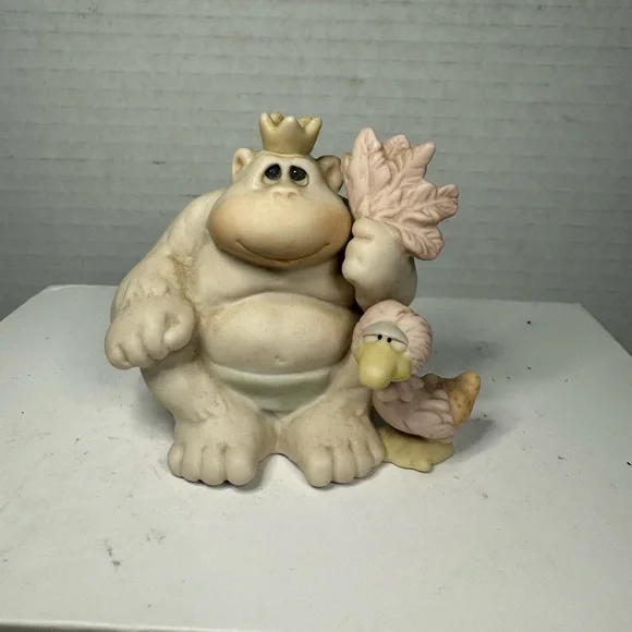 Precious Moments Figure 1989 TO MY FAVORITE FAN Samuel J. Butcher 521043 Enesco