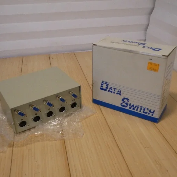NOS Manual DB15 HD15 VGA & 5-Pin AT-Keyboard ABCD Switch‎ 4 position in, 1 out