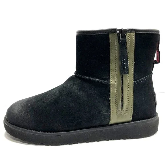 UGG Classic Mini Zip Winter Boot Men’s Size 7 M