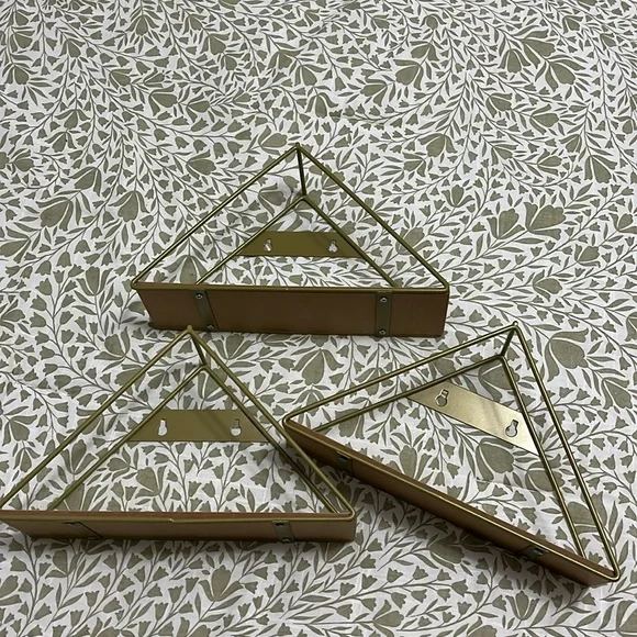 Set of mini shelves