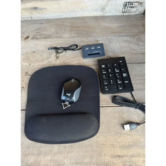 Number Key Pad/ Mouse And Pad/‎ USB And Memory Card Reader BUNDLE LOT