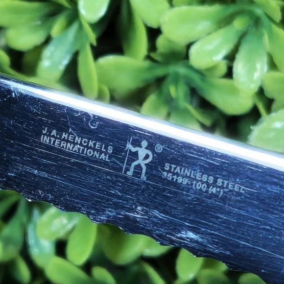 Set J A Henckels International Stainless Steel Serrated Stake Knives 35199-100