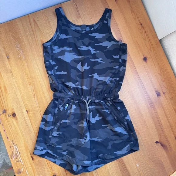 Athleta girl camouflage romper size 7