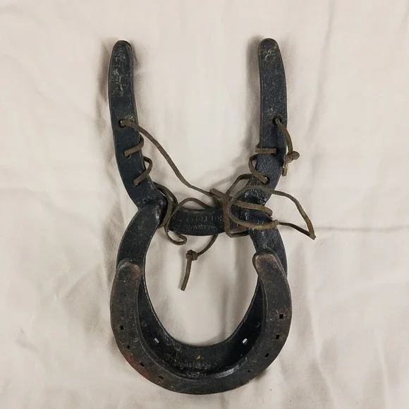 Horseshoe Wall‎ Hook Rack Rustic Cast Iron Western Decor Leather Wrap Boot Jack