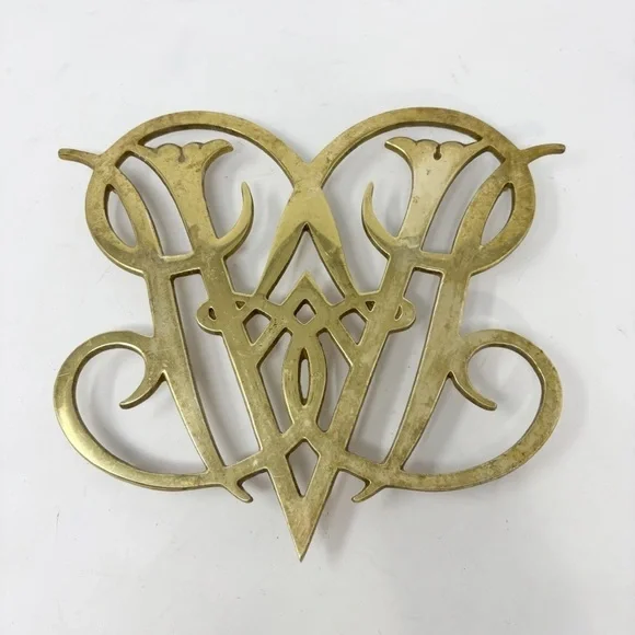 WILLIAMSBURG Queen Ann Cypher Brass Trivet VA Metalcrafters Vintage ©1950 XL