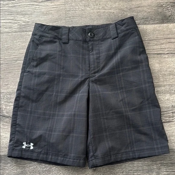 Under Armour Boys Gray Plaid Casual Shorts, size medium
