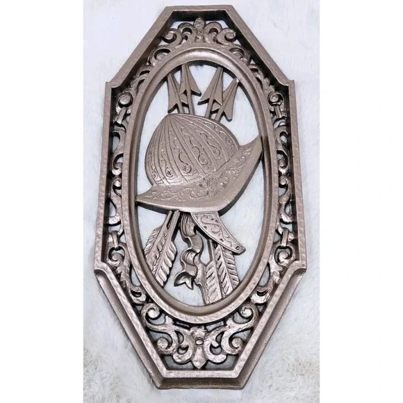 1968 Vintage Homco Dart‎ Ind. Wall Hanger Decoration Shield Helmet Bronze Gothic