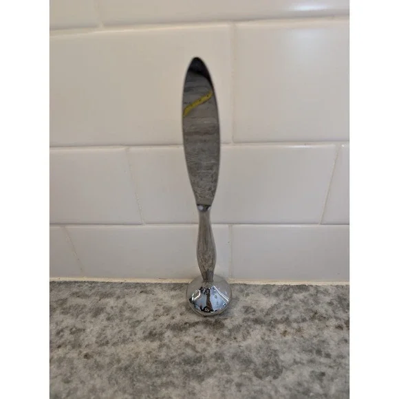 IVIC Standing Knife Spreader in Silver - Stainless Steel Blade and Handle