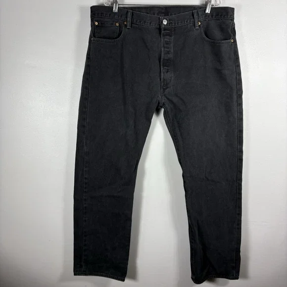 Levi's 501‎ Men's 42x32 Black Wash Button Fly Straight Leg Classic Denim Jeans