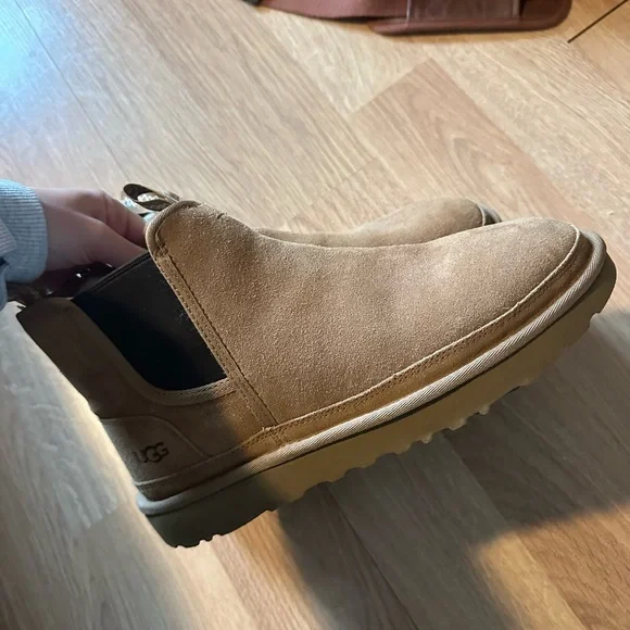UGG Men's Chestnut Suede Slip-On Chukka Boots