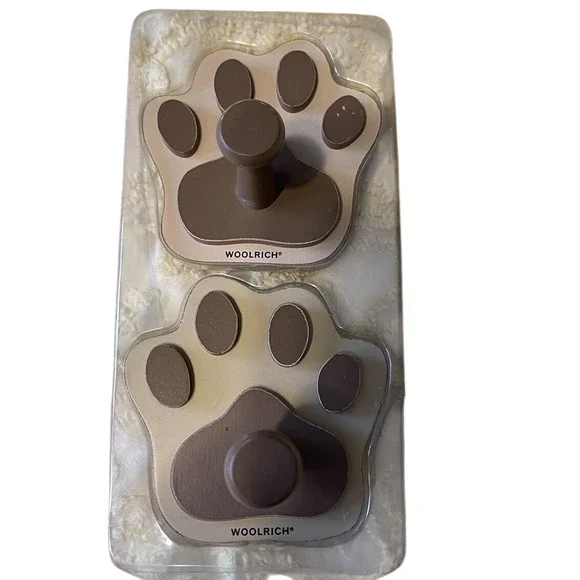 Vintage WOOLRICH Kids Bear Paw Wall Hooks Decor Set of 2 New in Pack with screws