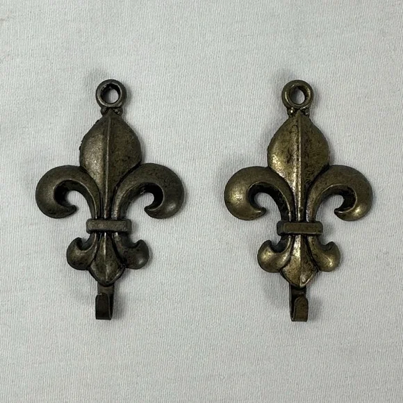 Vintage Fleur de Lis Picture Hooks Set of 2 Brass Grandmillennial Tassel Hook