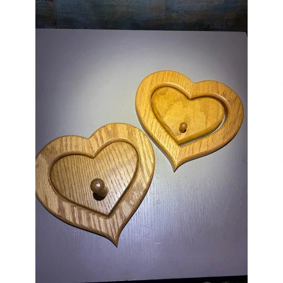 Vintage Wood Heart Wall Hooks Set of 2 Rustic Farmhouse Peg‎ Hangers Honey Oak