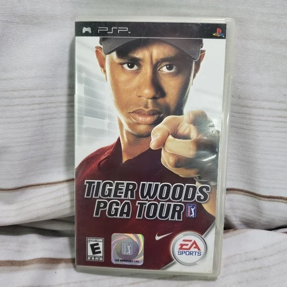 Sony PSP Tiger Woods PGA Tour Video Game UMD 2005 Case Manual