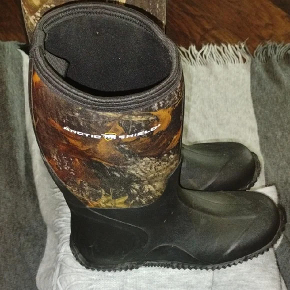 Arctic Shield Camouflage Boots