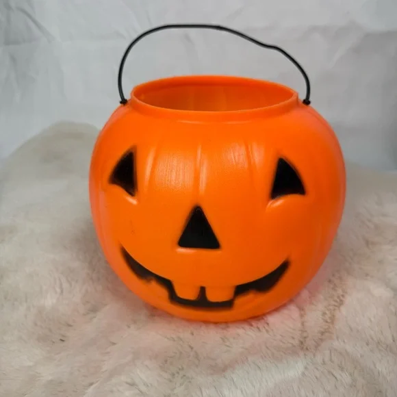Vintage Blow‎ Mold Orange Pumpkin Halloween Candy Bucket