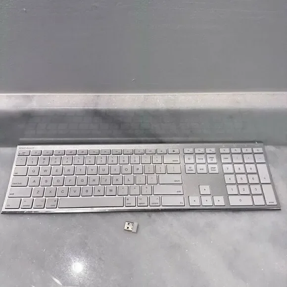 Macally USB Slim Desktop Laptop Keyboard Metallic White