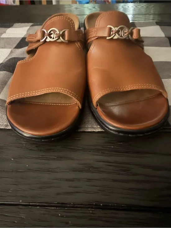 Clarks Women's Keyna (or Kenya) Open Toe Sandals (Style 70082). Like new size 9