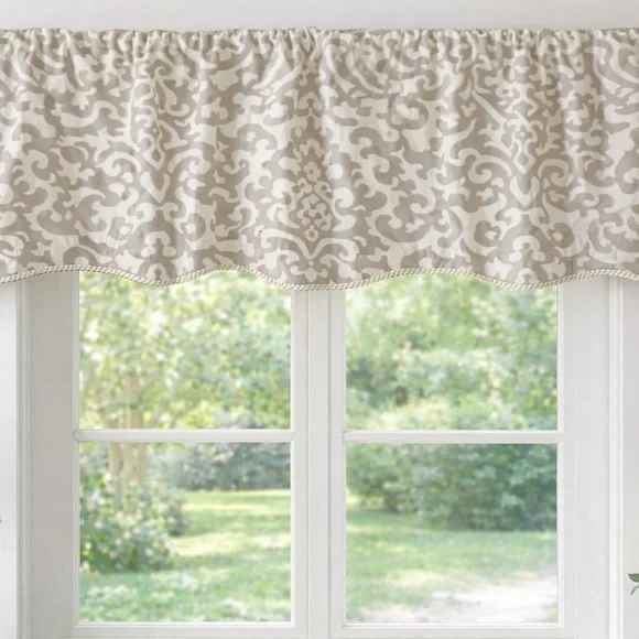 Source Unknown Cream and Gray Patterned Valance. 50W