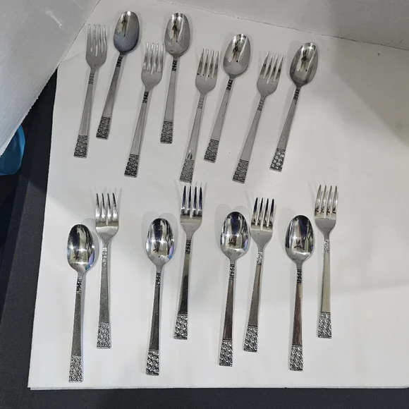 Towle Supreme Cutlery 8 Teaspoons 8 Salad Forks Stainless Made in Japan Vintage