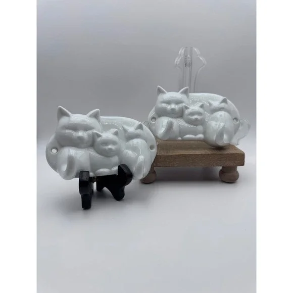 Vintage Avon White Ceramic Cat Family Wall Hooks Set of 2 Feline Decor