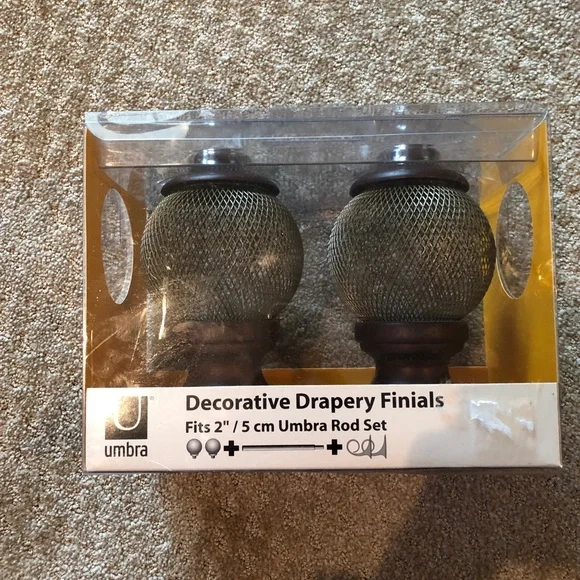 Drapery finials